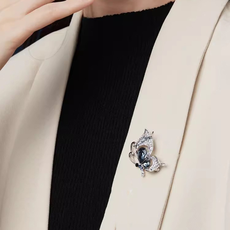 Spilla a farfalla vintage in cristallo per donna con strass_voghion.com