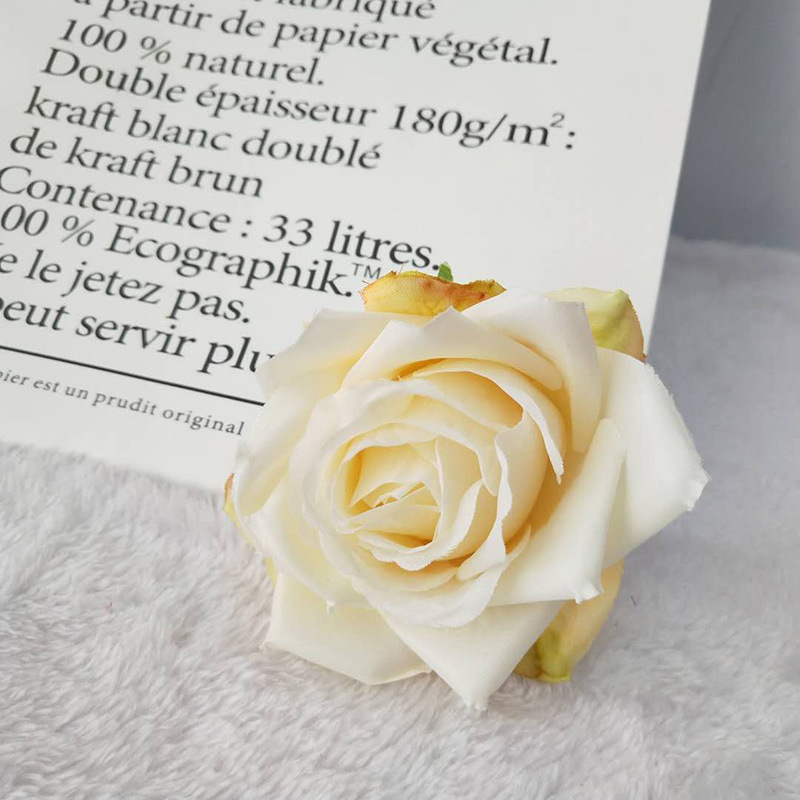 Fábrica directa de simulación de bordes de rosas de seda europea pequeños accesorios de disparo de artículos de boda