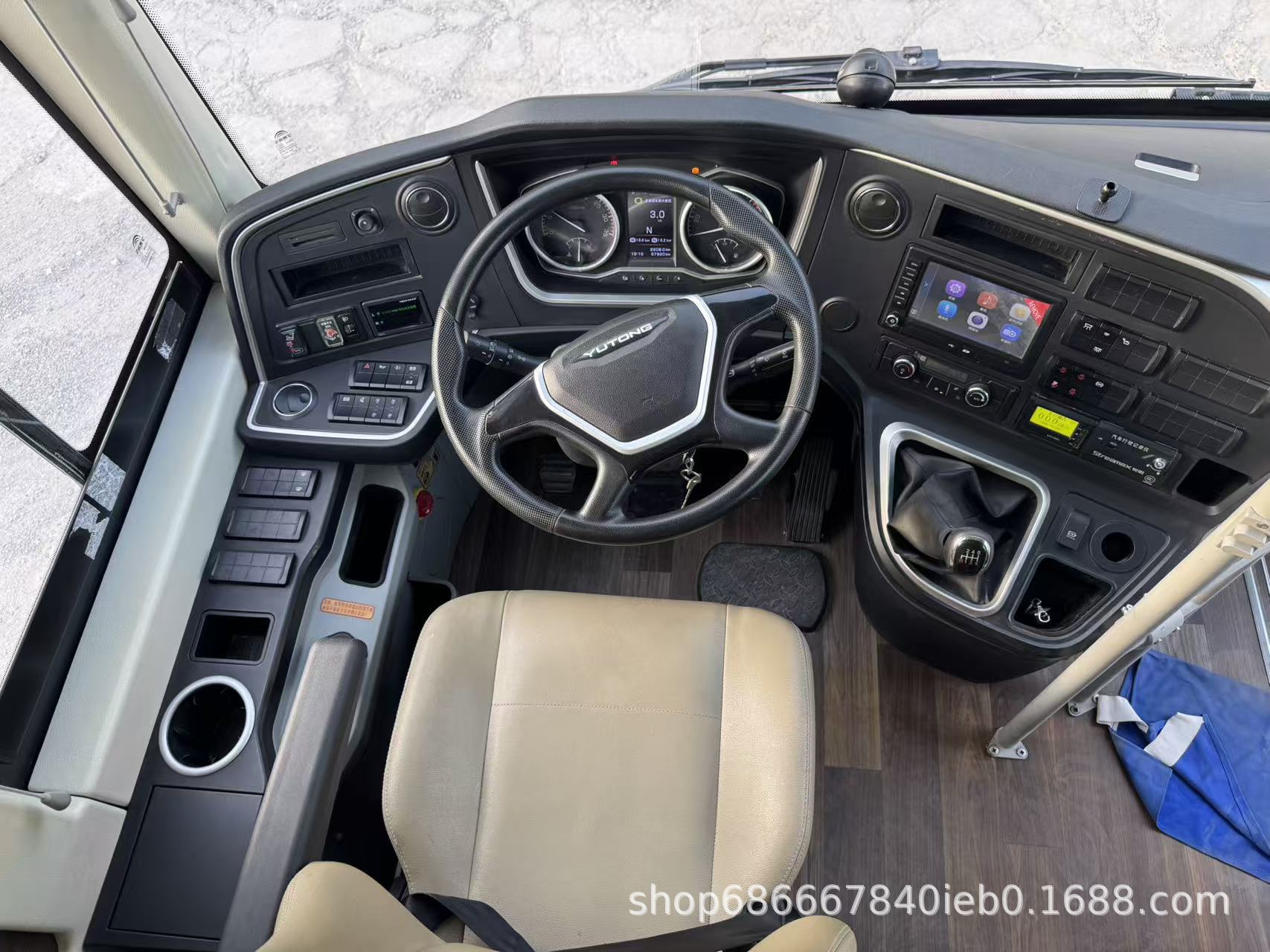 Export to Africa of Yutong, King Long, King Travel Medium and Large Passenger Buses, Toyota Business Buses, and Other Vehicles
