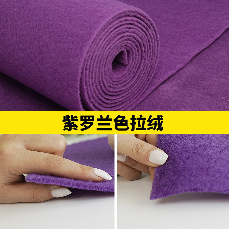 結婚祝いの赤いじゅうたんは一度に結婚して店の入り口を開店します。