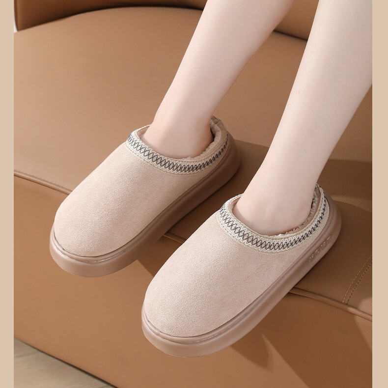 2025 Winter New Thickeneded One-Piece Toe-Toe Slippers Platform Thick-Soled Warm Cotton Shoes Women's European and American Large Size Snow Boots