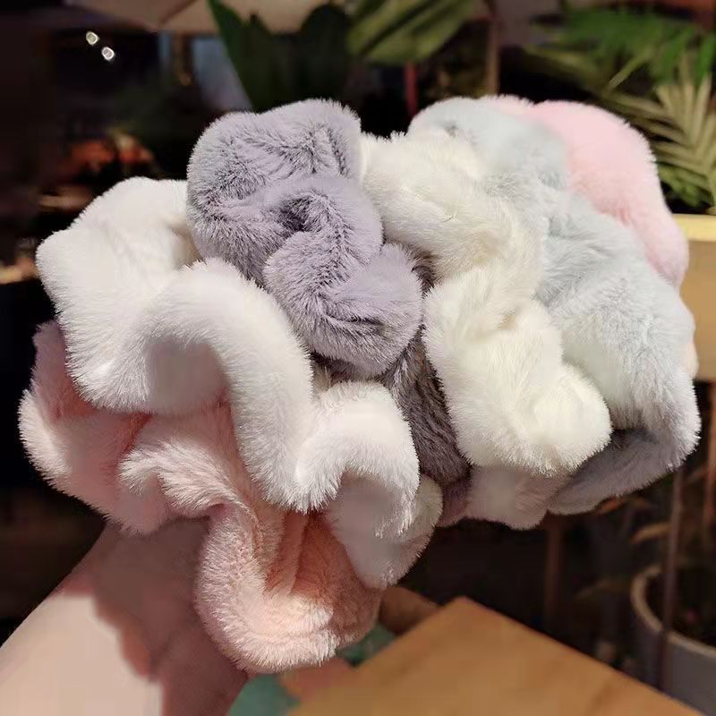 Otoño y invierno nueva correa de cabello de mujer lindo peluche intestino grueso anillo cabello Teddyjk adornos de cabello coreano cabeza cuerda al por mayor