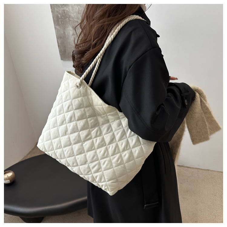 166g Weight Polyester Lining Material Sewing Thread Fashion Element Zipper Closure Type Double Shoulder Straps Strap Type Tote Bag Bags Type Casual, Daily, Shopping Occasion Nylon Material Solid Color, Lingge Pattern Autumn&Winter Season Women's Gender Classic Style Style Square Shape Women's Nylon Solid Color Lingge Classic Style Sewing Thread Square Zipper Tote Bag 1