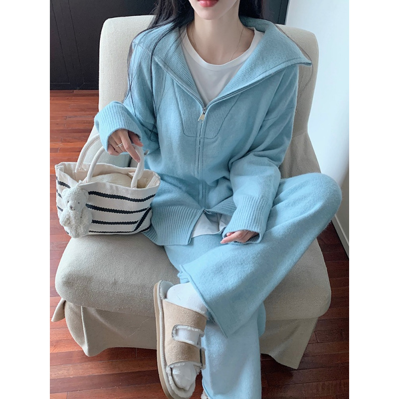 Long-sleeve with zipper