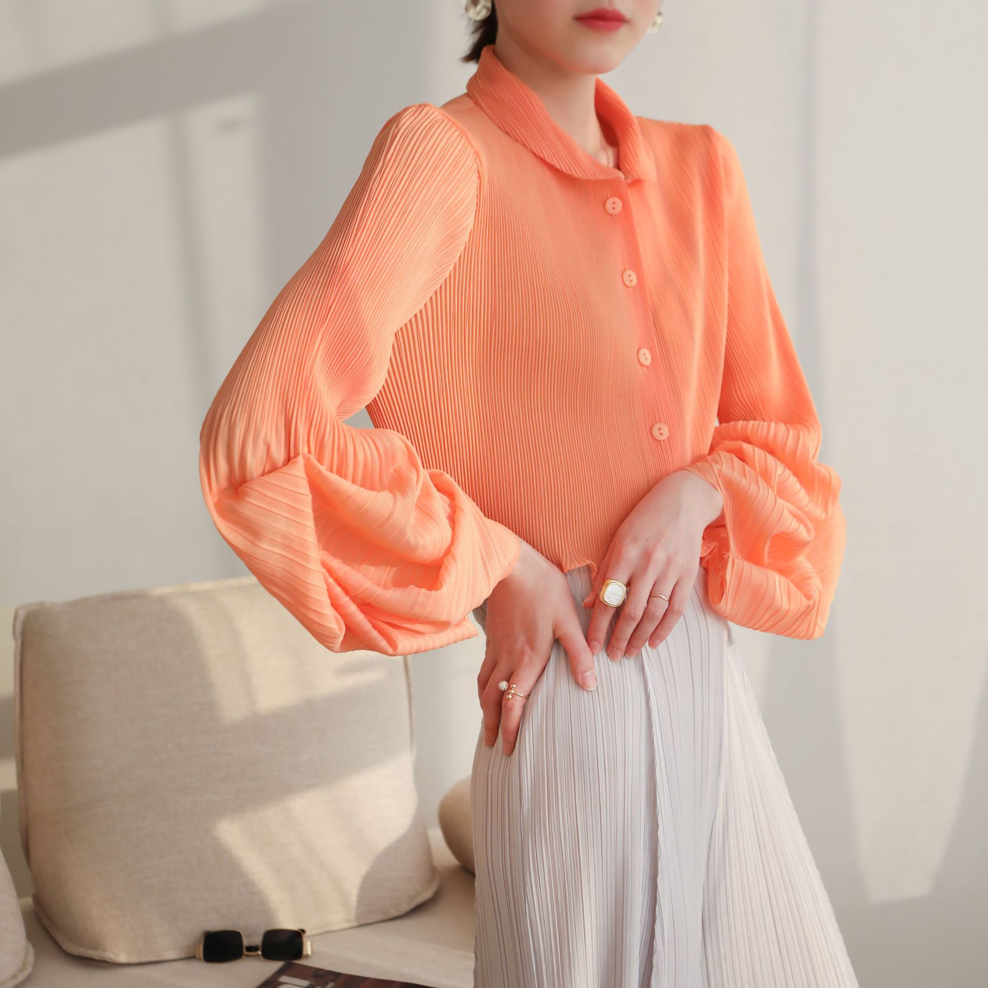 Otoño y primavera nueva llegada estilo de gama alta plisado puff mangas de moda de gama alta adelgazamiento temperamento pequeños pliegues superiores