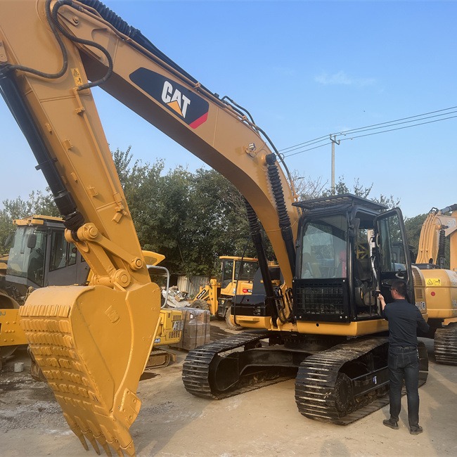 Perenne comercio exterior directo de segunda mano Carter 320D excavadora noventa por ciento nuevo buen rendimiento de alta calidad