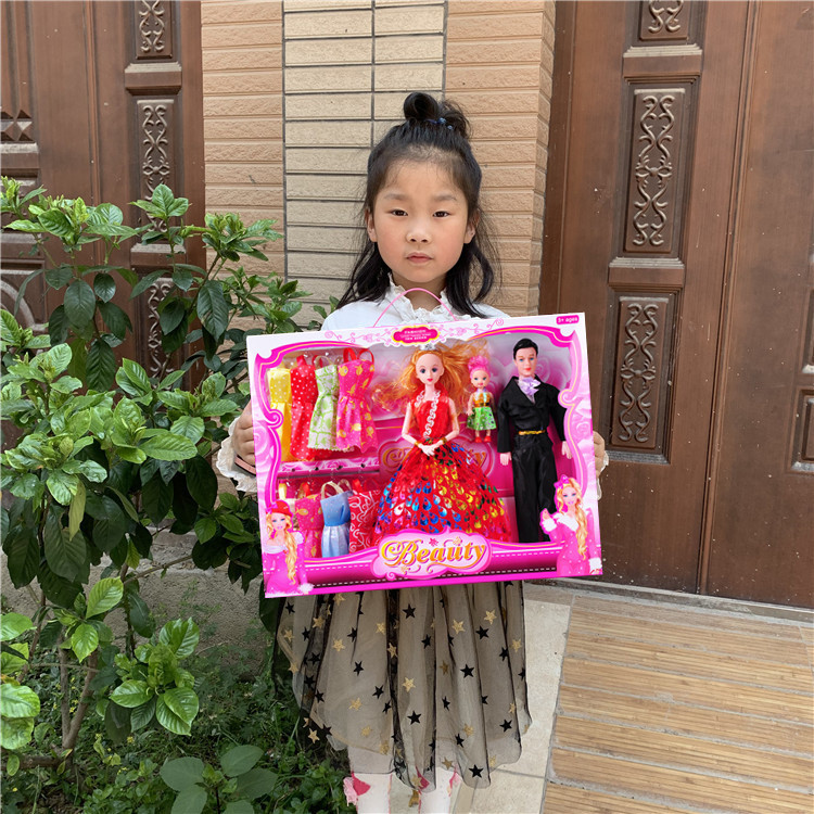 Niños al por mayor Yi Tian Barbie muñeca caja de regalo traje las niñas vestidor entrenamiento clase juguete Premio princesa