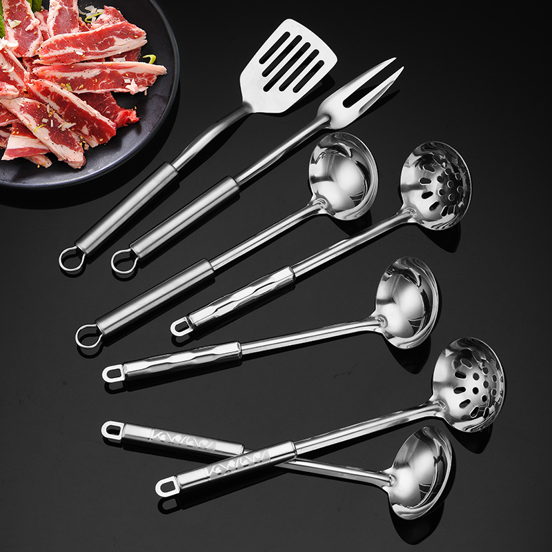 Home stainless steel soup spoon colander, household hot pot colander spoon, long handle soup ladle, kitchen soup bowl, gift spoon