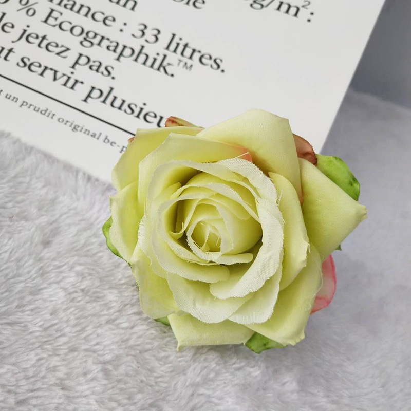 Fábrica directa de simulación de bordes de rosas de seda europea pequeños accesorios de disparo de artículos de boda