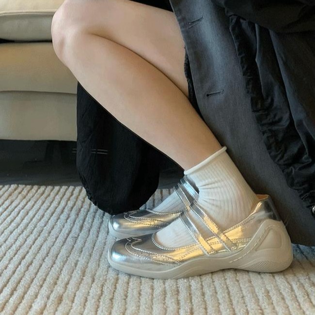 Versión de piel de vaca nuevo ballet plateado zapatos deportivos casuales zapatos de suela plana para mujeres zapatos de cabeza cuadrada con suela gruesa marizhen