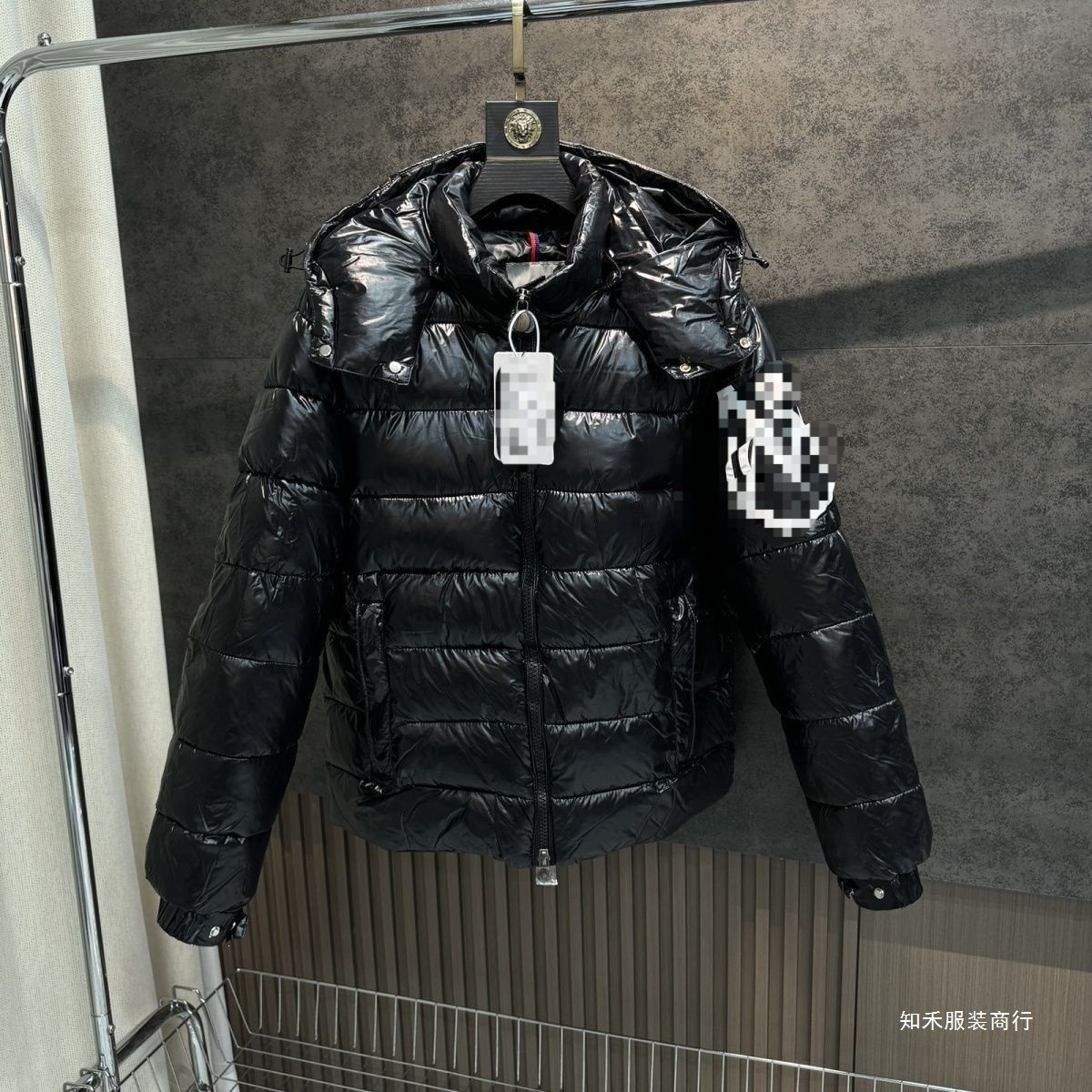 25 Winter Cotton Hooded Jacket, Same Style, Men's Fashionable Warm, Glossy, White and Black, In Stock