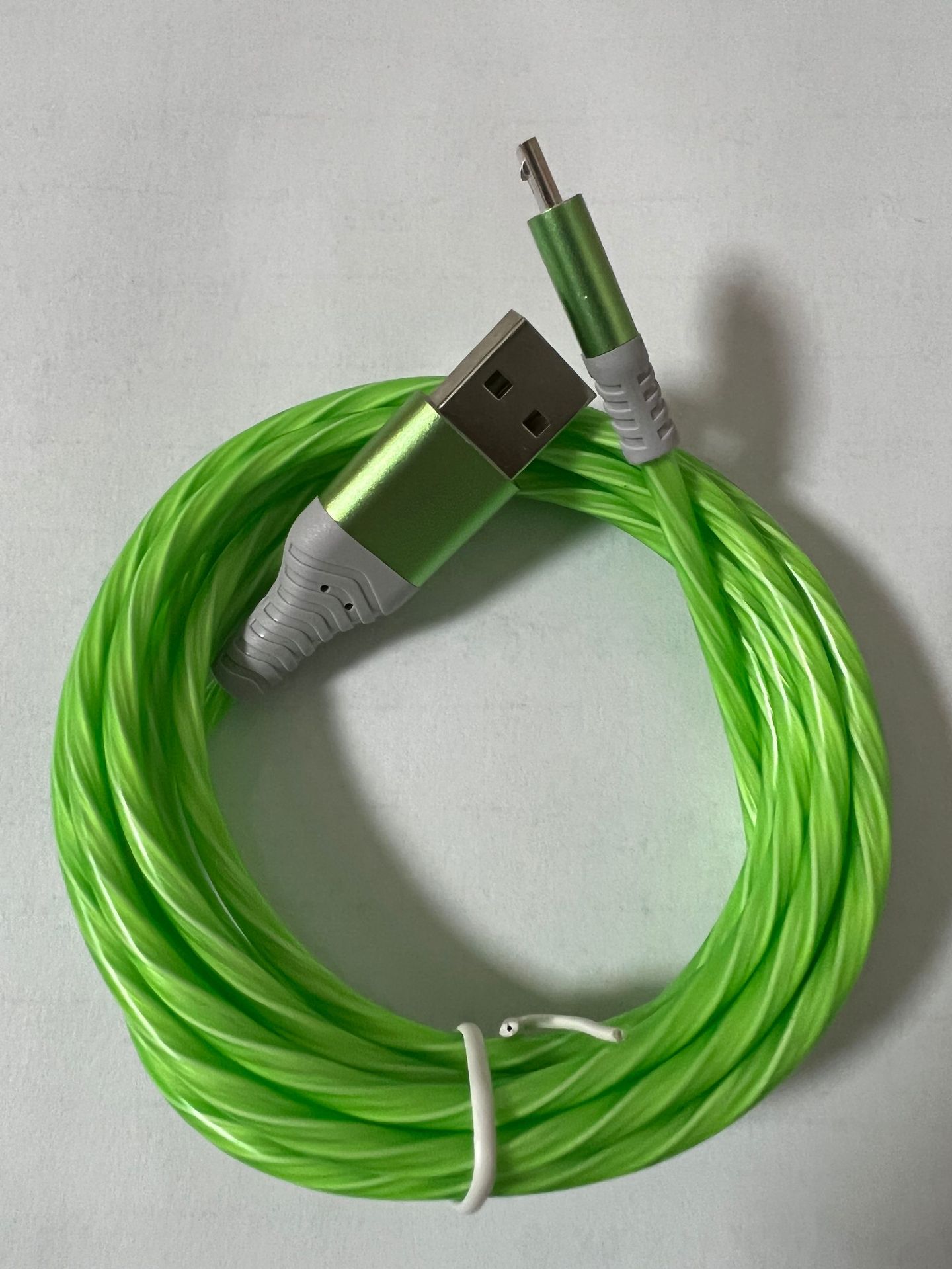 Fábrica al por mayor 40W modelo luminoso adecuado para Apple Android typec teléfono móvil carga rápida tres-en-un cable de datos streamer