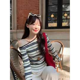 条纹长袖T恤女秋新款美式辣妹修身性感露肩斜领打底衫上衣