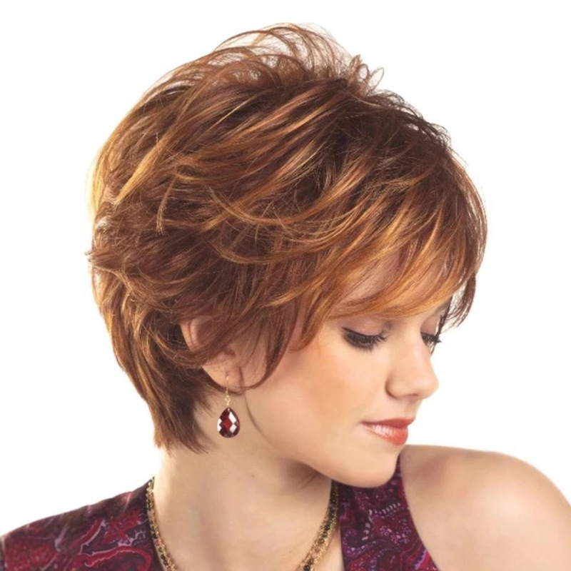 アマゾンの外国貿易の欧米のかつらの女性のショートヘアのかつらはふわふわしています。|undefined