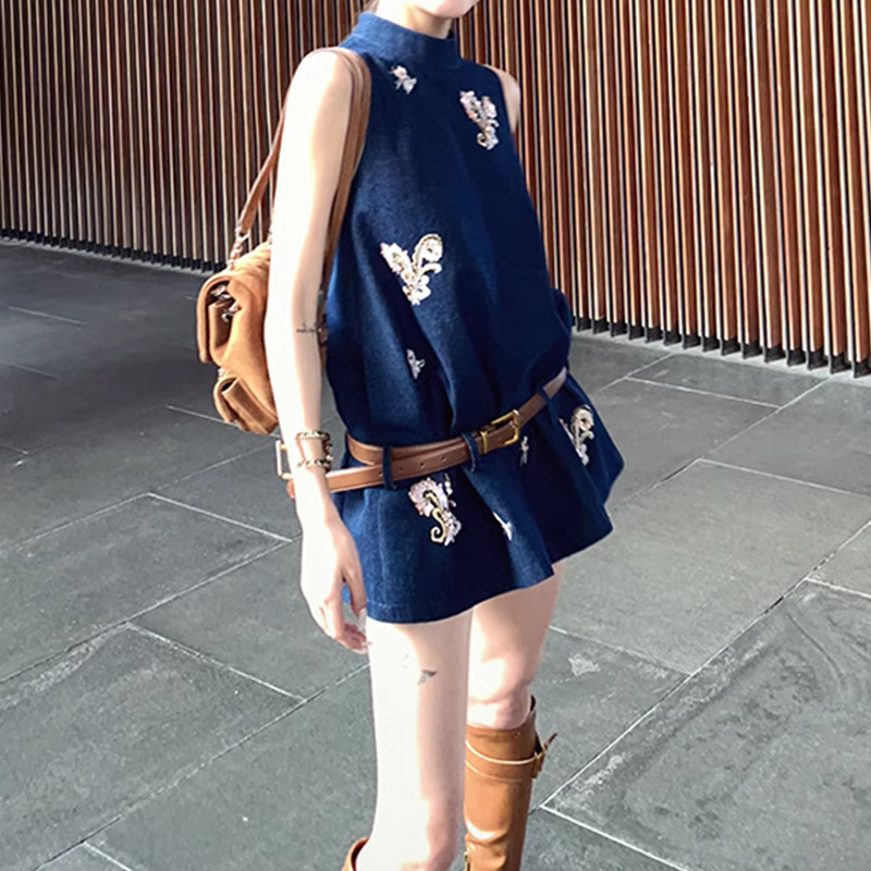 "Holiday Madrid" 2026 Summer New Chinese Style Embroidered Denim Sleeveless Top Set for Women Two-Piece Trendy Set "Holiday Madrid" 2026 Summer New Chinese Style Embroidered Denim Sleeveless Top Set for Women Two-Piece Trendy Set