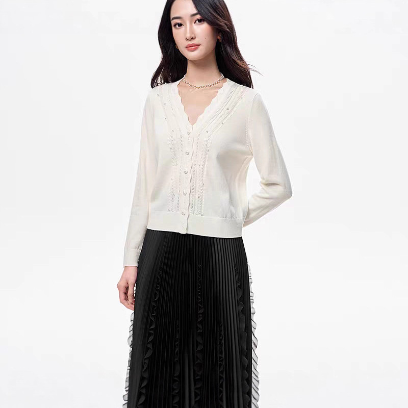 Starlight Knitted Cola Del Autumn Women's Elegant V-Neck Sheep Wool Knitted Cardigan 2025 New Style