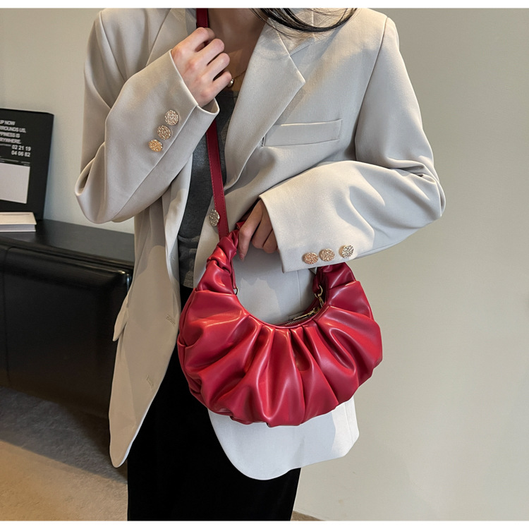 Cloud pleated for women in 2024, new underarm bag, single shoulder crossbody, niche texture, versatile, Korean version_voghion.com