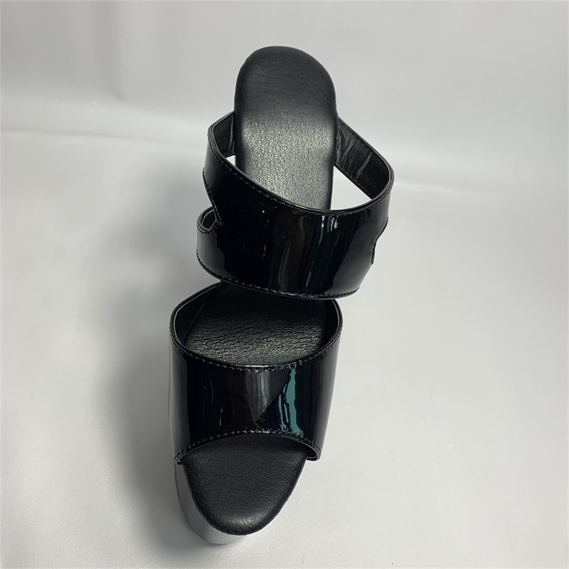 2024 verano nuevo producto de hadas una palabra sandálias impermeables para mujeres de verano usar sandalias de tacón delgado zapatos de mujer de tacón alto