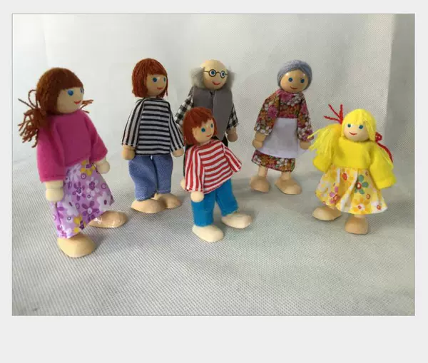6 -family puppets