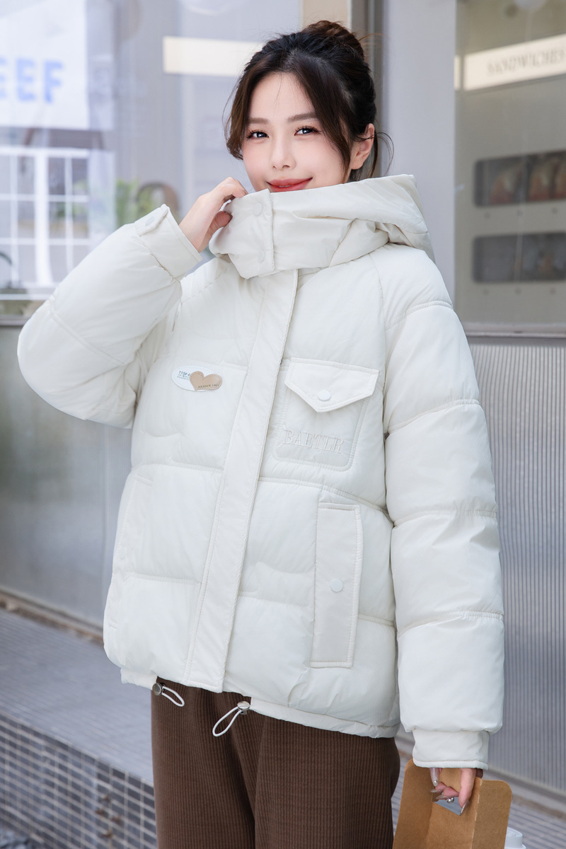 Chaqueta de algodón de pluma corta de mujeres otoño invierno 2024 nueva moda de algodón de moda abrigado chaqueta de algodón de pan pequeño