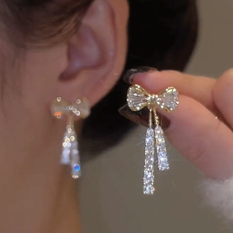 Diamond fashionable design crystal earings with bow