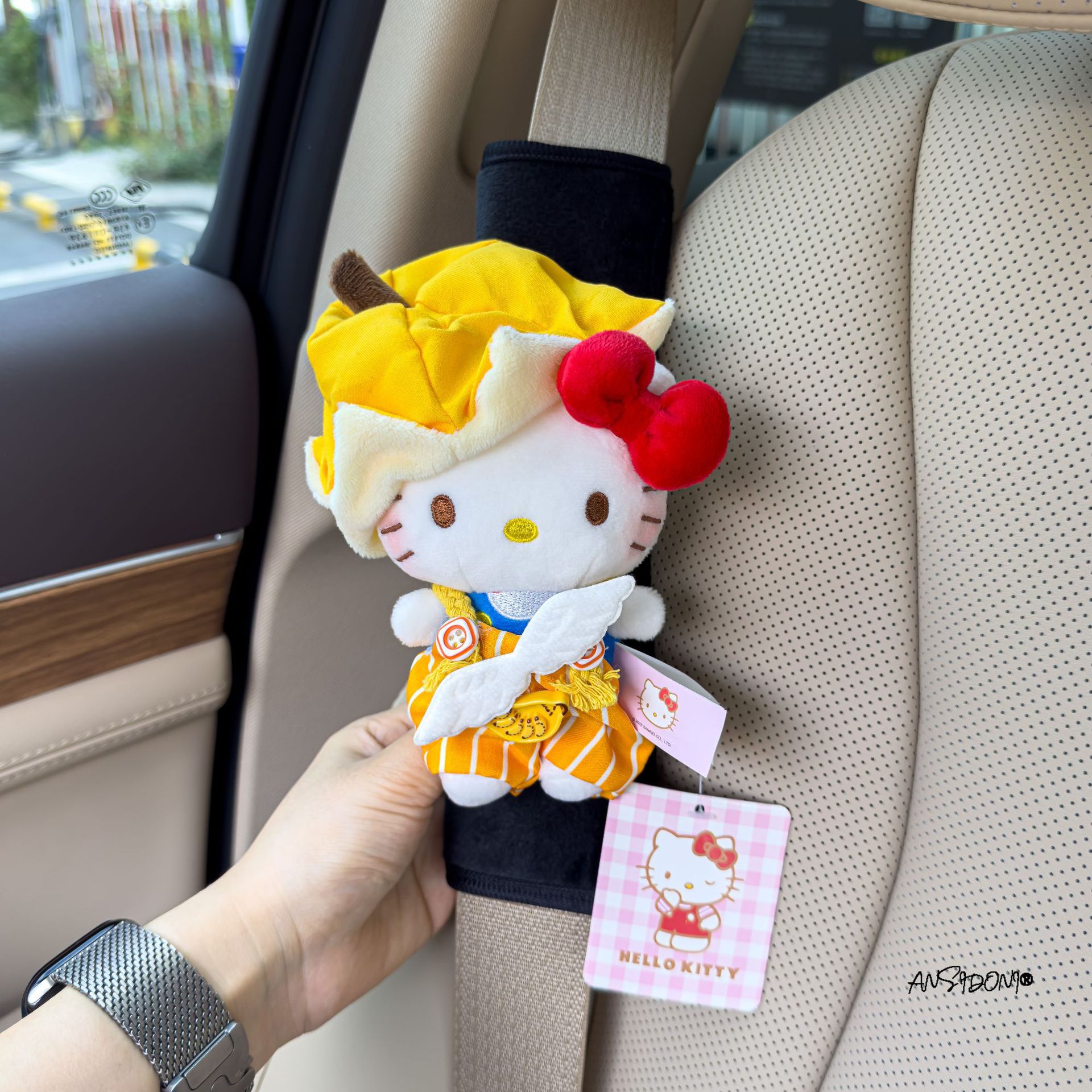 Authentic Hellokitty Car Seat Belt Shoulder Cover Anti-Wear Clothing Protective Cover Creative Decoration Universal for All Seasons