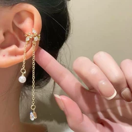 耳钉;项链;耳扣