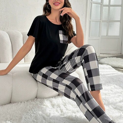 European and American-style women's plaid loungewear pajama two-piece set with pockets—casual, comfortable, wearable outdoors, and made of a thin material.