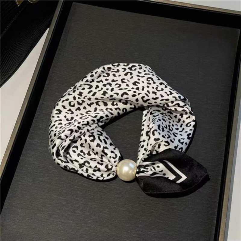 Luxe parelketting met magnetische sluiting voor dames chocker_voghion.com