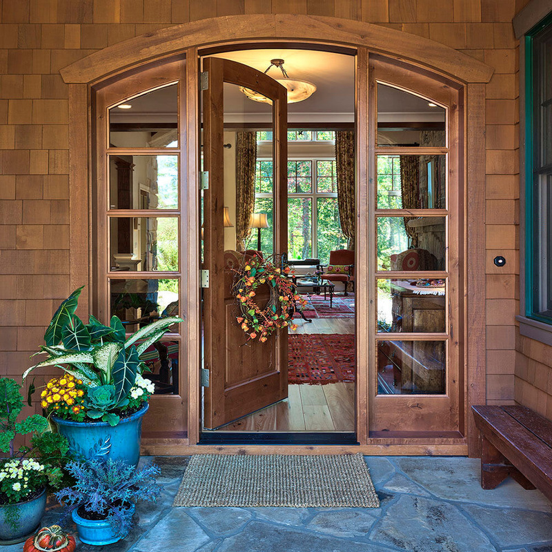 Classic European-Style Wooden Arch Door with Tempered Glass for Villa Entrance, Log Door for Self-Built House Courtyard Entrance Classic European-Style Wooden Arch Door with Tempered Glass for Villa Entrance, Log Door for Self-Built House Courtyard Entrance