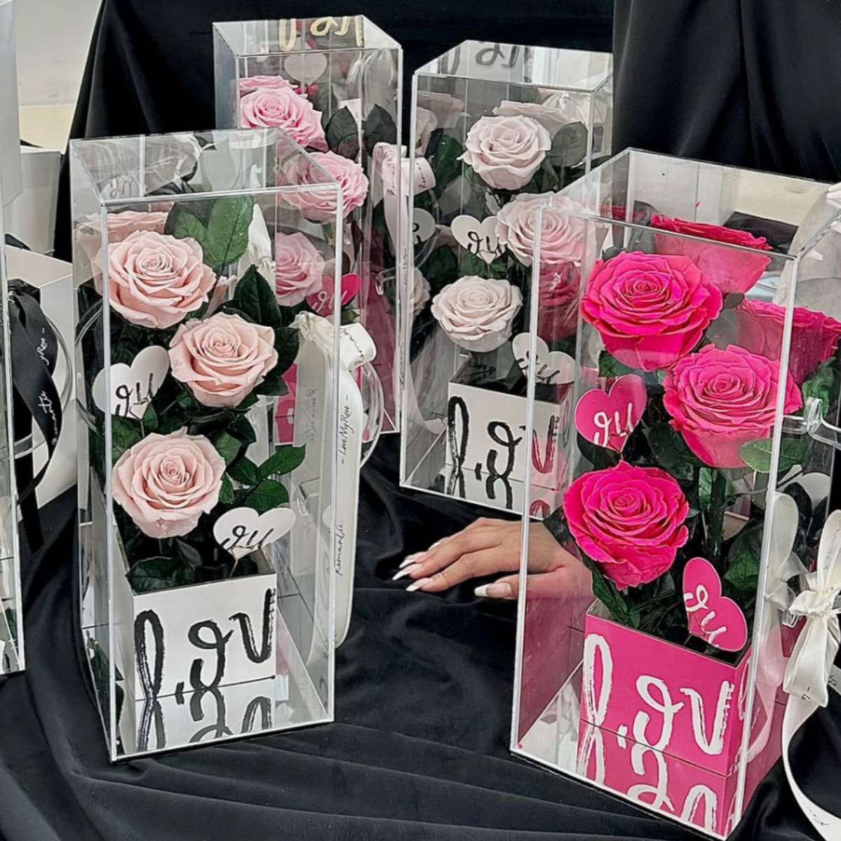 Día de San Valentín flores eternas rosas acrílicas cajas de regalo acabados adornos para la novia esposa regalos de flores reales