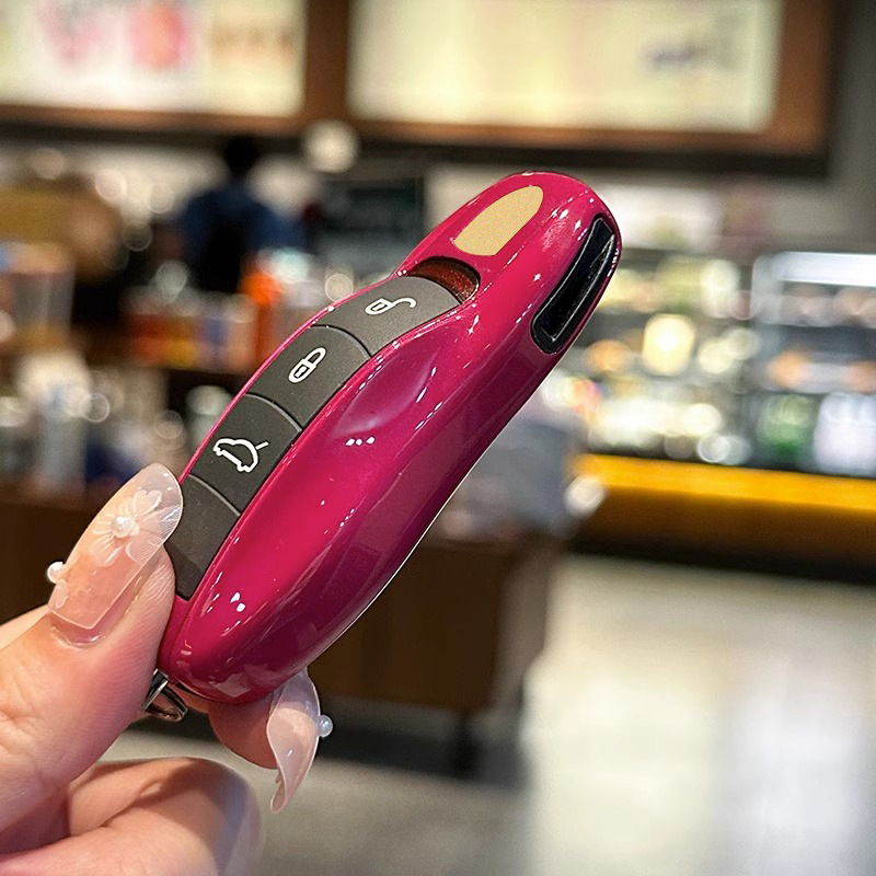 Adecuado para Porsche Star rojo rubí caso clave Bayan Macan Palmela Taycan muñeca colgante