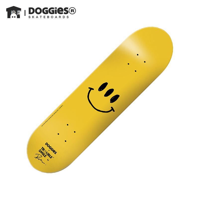 Doggies初学者成人青少年双翘滑板 板面送砂纸/整板-笑脸活力板