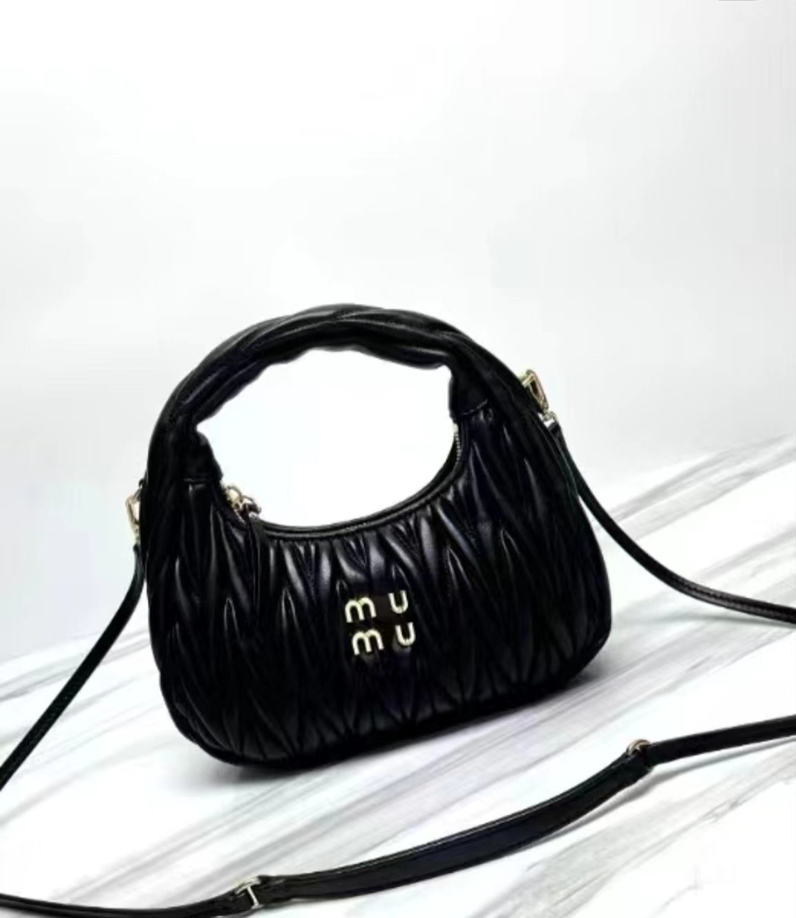 El mismo bolso de nubes plisadas de la casa de miu, la moda lingge embroidery Wire dumplings, bolso de mano, bolso de hombro único, bolso de Hobe transfronterizo