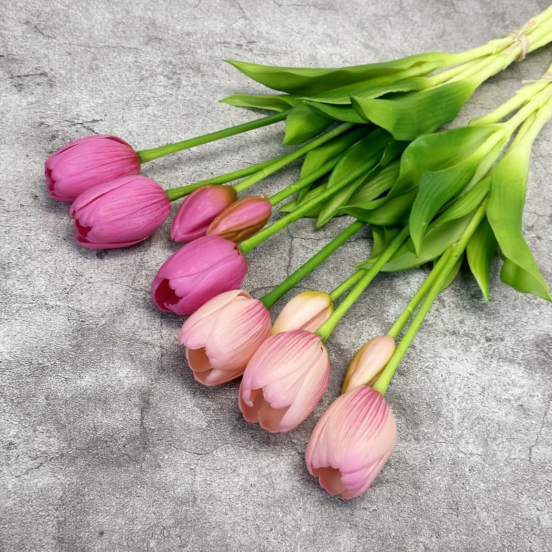 Flor de tulipán artificial sensación hidratante ramo de tulipán atado a mano vestido de Casa flor artificial tiro flor falsa al por mayor