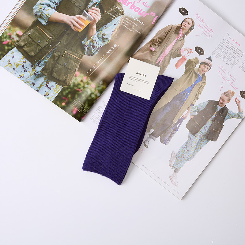 Venta al por mayor calcetines de pila de mujer nueva japonesa otoño color sólido calcetines de algodón de longitud media calcetines de color caramelo de aguja doble de mujer