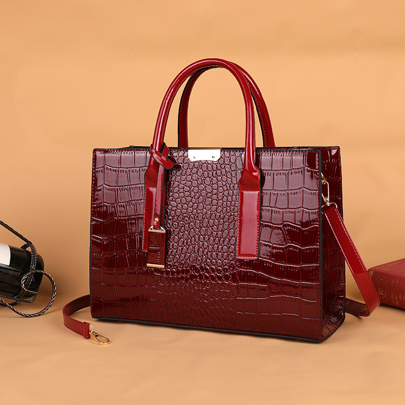 2026 Cross-Border Wholesale Crocodile Pattern Crossbody Handbag European and American Retro Travel New Fashion Shoulder Bag Women's Bag 2026 Cross-Border Wholesale Crocodile Pattern Crossbody Handbag European and American Retro Travel New Fashion Shoulder Bag Women's Bag