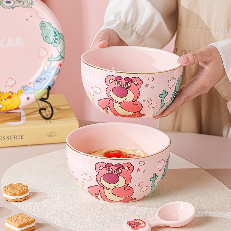 Disney Cute Strawberry Bear Ceramics Tazón de alto valor Caja de regalo Juego de vajilla Tazón de fideos de dibujos animados para niñas en casa