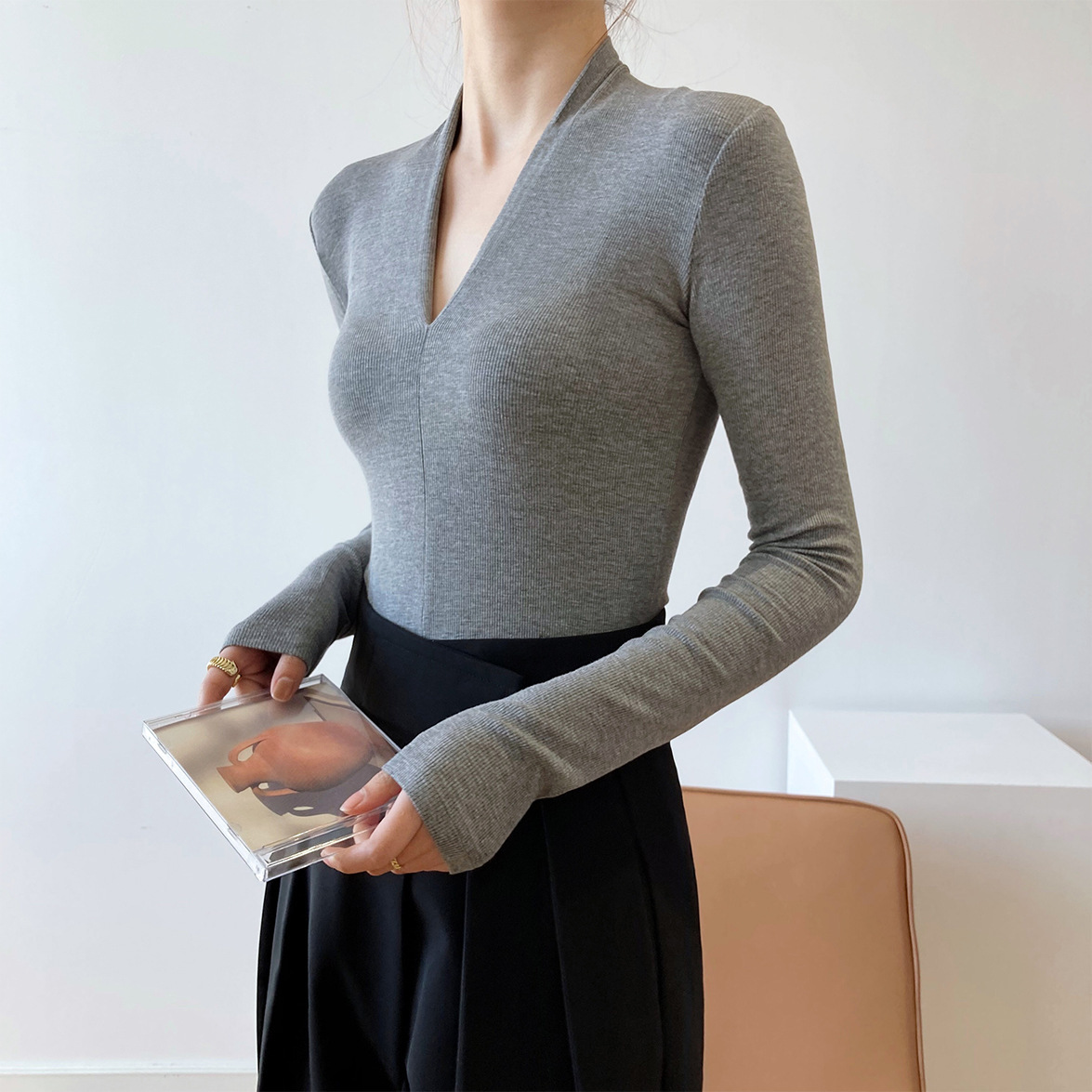 NS新款网红V领长袖t恤女2025秋款修身心机内搭打底衫上衣231