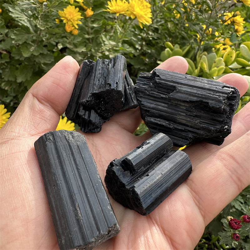 organic tourmaline black natural ore