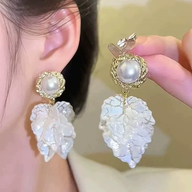 Модные дизайнерские серьги из жемчуга, простой и элегантный дизайн, цветочные мотивы, легкий роскошный стиль, тренд сезона, высококачественный стиль, оптовая продажа