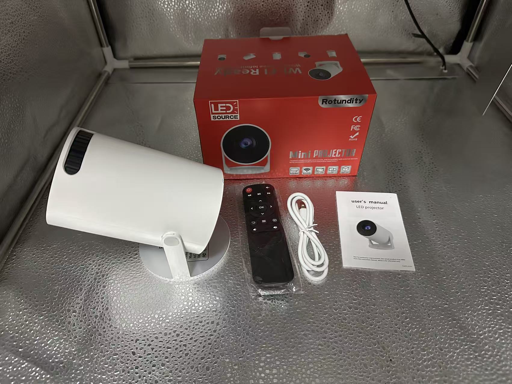 HY300 Beamer Cross-Border Wireless Screen Mirroring Mini Heimkino Outdoor Tragbar M5 Projektor