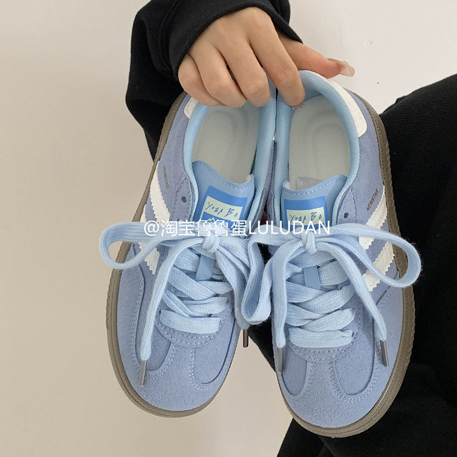 Zapatos deportivos retro de primavera y verano de 2025 nuevos zapatos de mujer de moda, zapatos casuales de nicho para estudiantes, mujeres