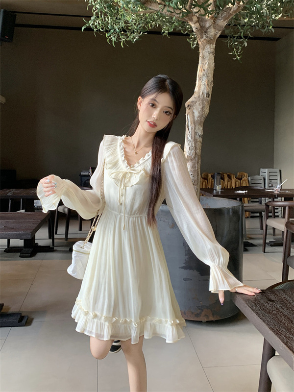 温柔风绝美V领长袖连衣裙女秋季新款法式气质显瘦木耳边小白裙子|undefined