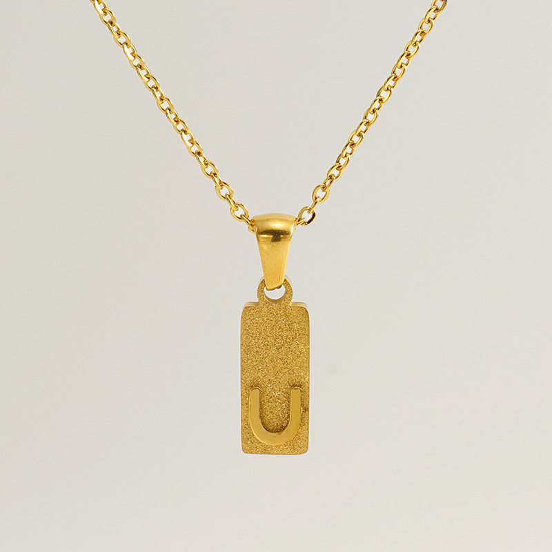 Nuevo estilo europeo y americano 26 colgante de letras inglesas de acero inoxidable prensado de arena collar de cadena de clavícula de letras rectangulares mujeres