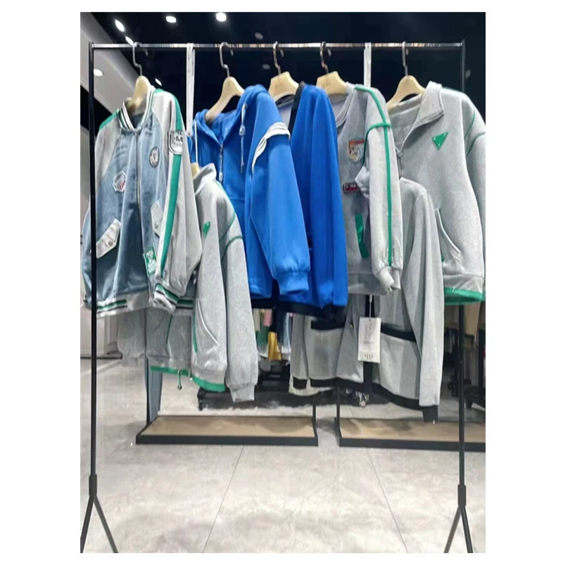 2023 Осенний огонь девушка новая куртка корейская версия гонконгского ветра свободная повседневная женская куртка бейсбольная одежда оптом