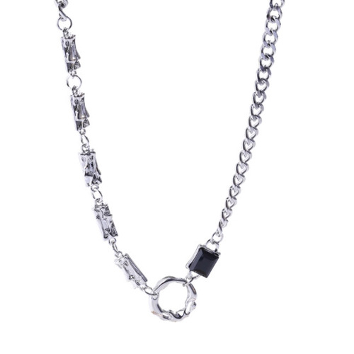 Asymmetric titanium steel geometric necklace for women—unique, sophisticated, and perfectly balanced between sweet, edgy, and trendy styles. Ideal as a sweater chain for autumn and winter, it also complements casual oversized sweaters for men.