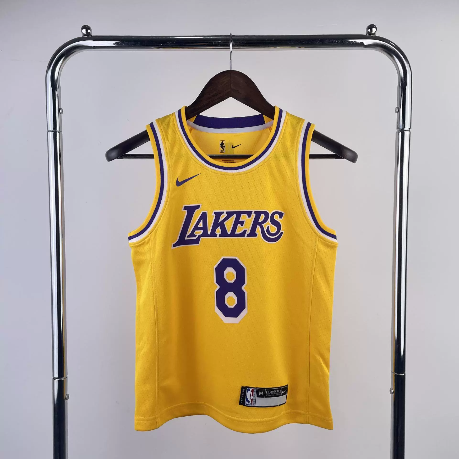 Детская и молодежная одежда. Футболка НБА Lakers Snake Pattern № 77 Дончич № 8 24 Коби № 6 23 Джеймс