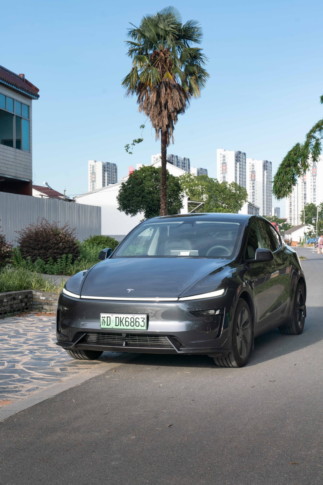 Suitable for Tesla 2025 Modely New Version Three-Stage Punch-Free Front Lip Small Surround Carbon Fiber Texture