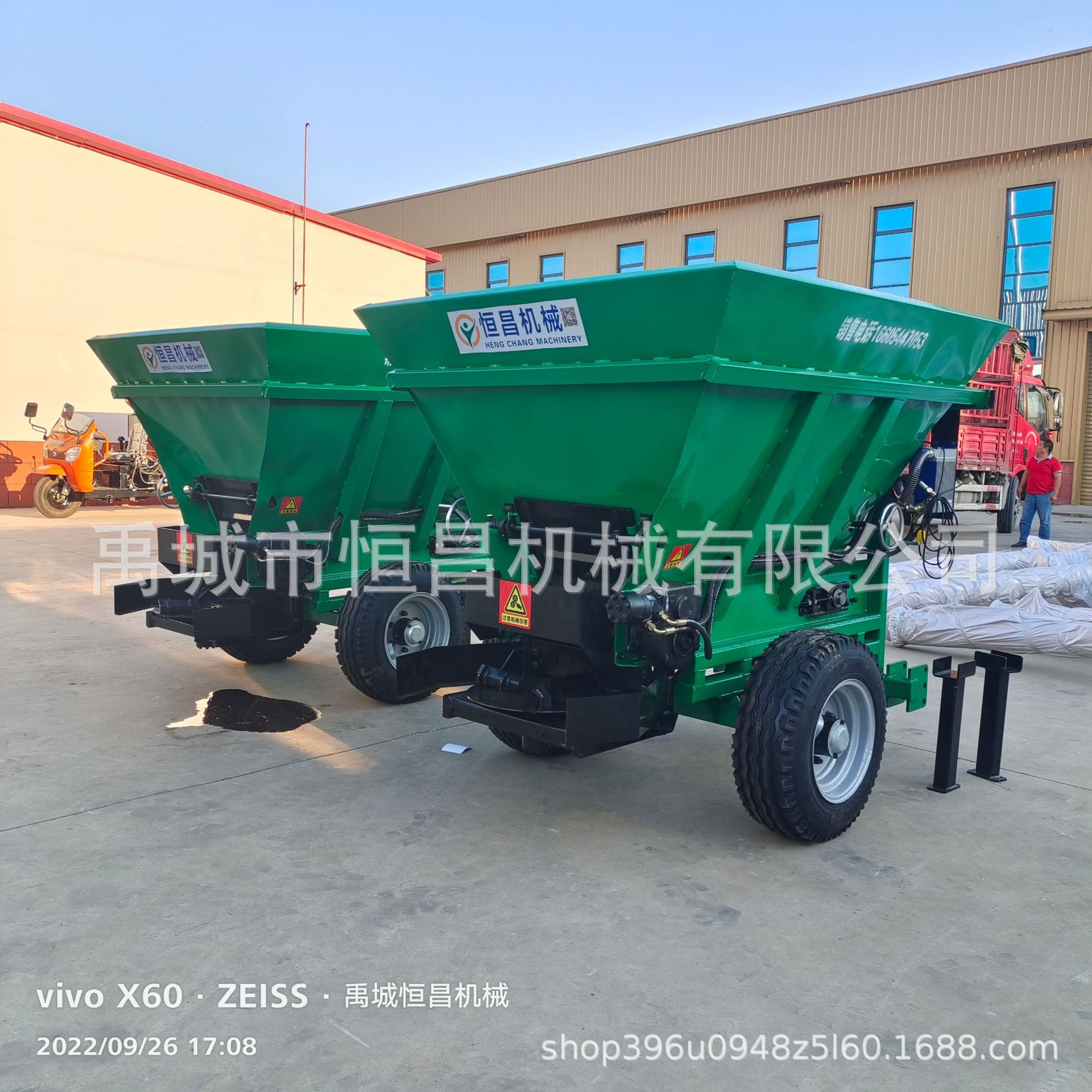 厂家供应鸡粪肥 开沟撒肥抛肥机 四轮悬挂式开沟施肥机